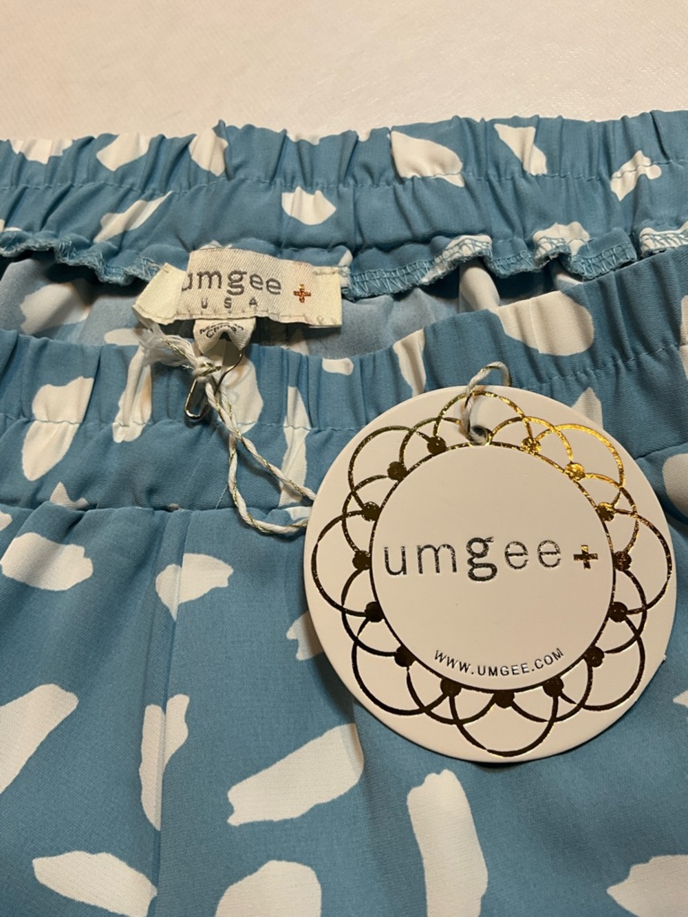 Umgee Lightweight Elastic Waist Blue and White Polka Dot Print Shorts Size 1XL - Picture 3 of 6